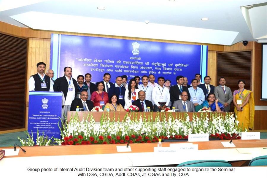 Group photo of Internal Audit Division team and other supporting staff engaged to organize the Seminar alongwith CGA, CGDA, Addl. CGAs, Jt. CGAs and Dy. CGA